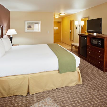 Holiday Inn Express Hotel & Suites Willows By Ihg חדר תמונה