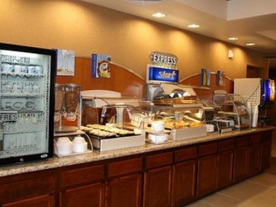 Holiday Inn Express Hotel & Suites Willows By Ihg מראה חיצוני תמונה